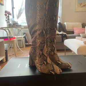 NEVER BEEN WORN ELOQUII Wide Calf Snake Skin Boots, Size 8W